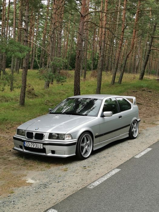 BMW E36 compact V8