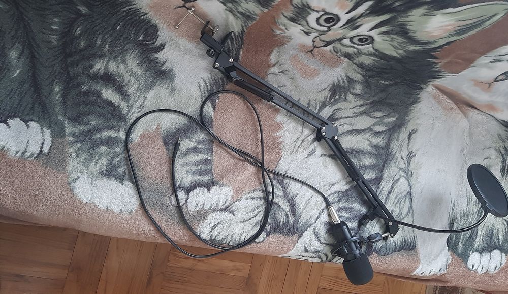 Sprzedam mikrofon na statywie z pop filtrem