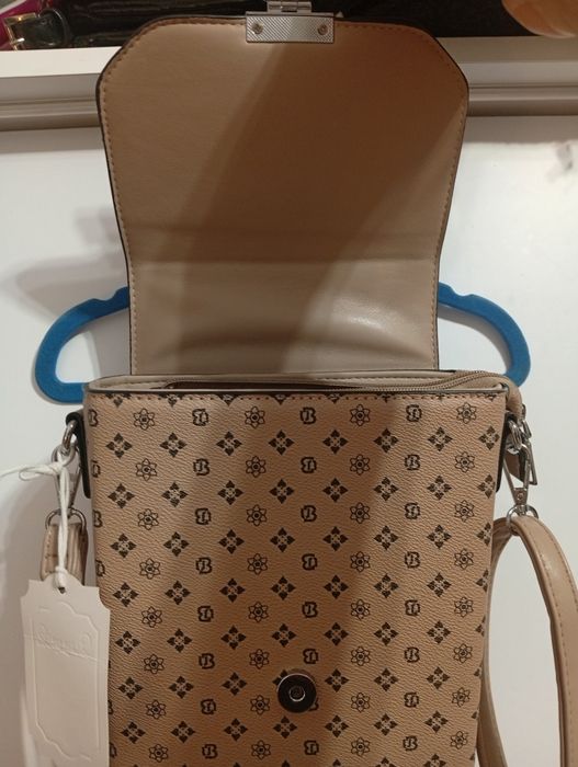 Śliczna mała torebka .Nowa