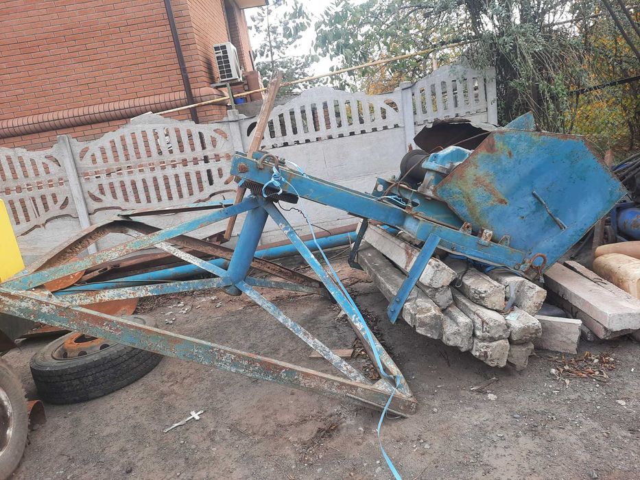 Кран Піонер на поворотній платформі