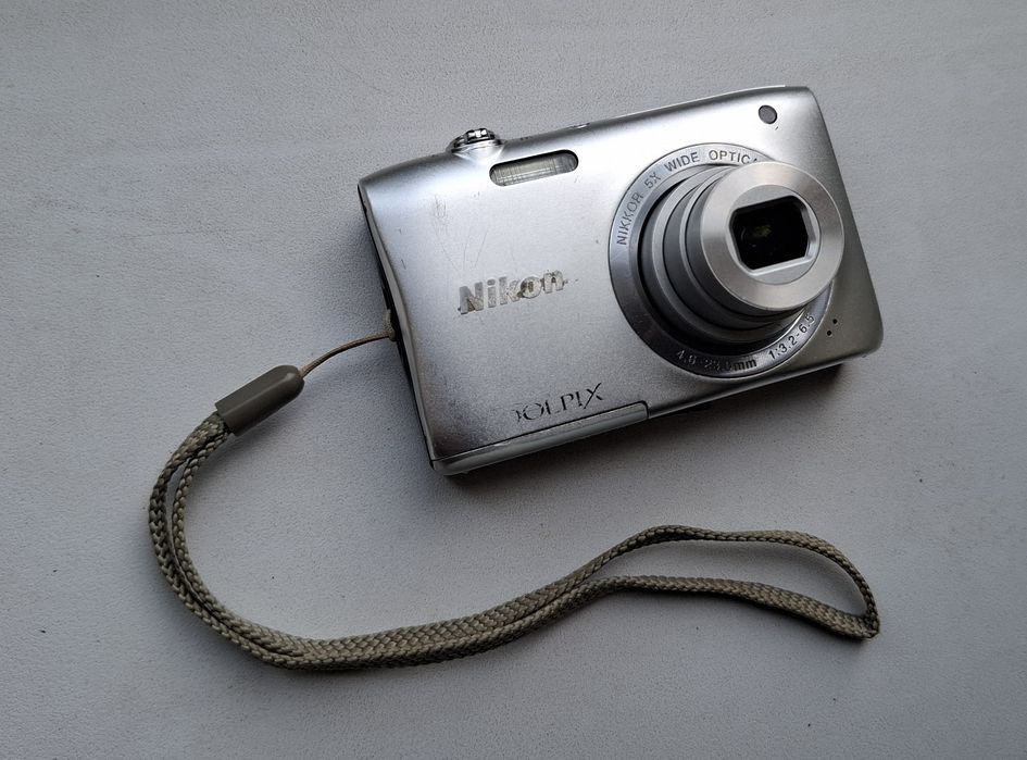 Цифровий фотоапарат Nikon Coolpix S2900 Silver (20.1 MP) + Повний комплект