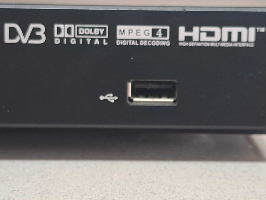 Recetor Digital p/satélite DIGISAT-e DTT4400HD