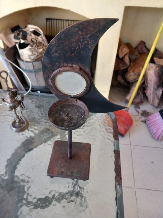 Castiçal, porta velas em ferro.