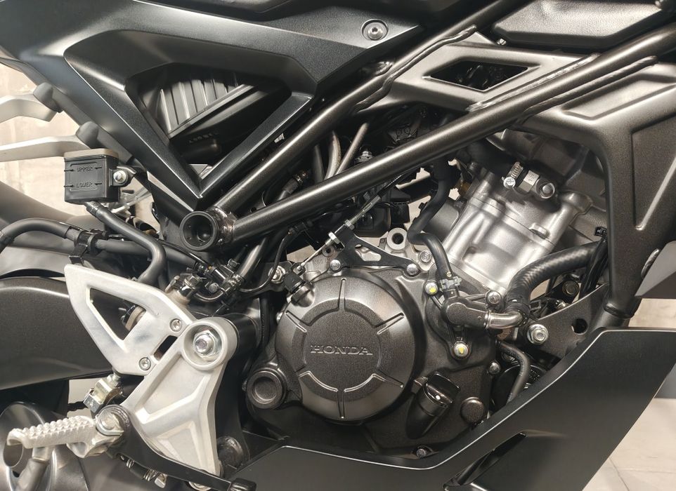 Honda CB125R 2024 Naked - 3.214kms - 2024 n( KTM Yamaha Suzuki CF )