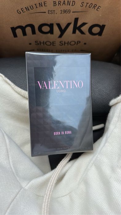 VALENTINO Uomo born in roma