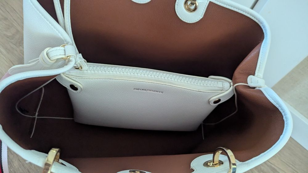 Сумка женская Emporio Armani, б/у, практически не была в использовании, отличном состоянии