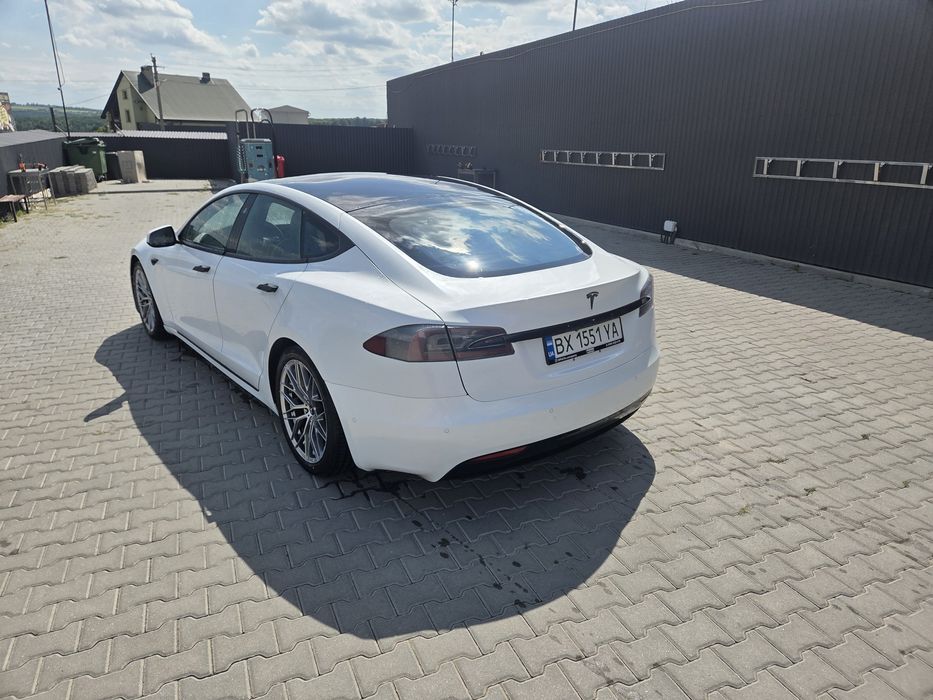 Tesla Model S 2020