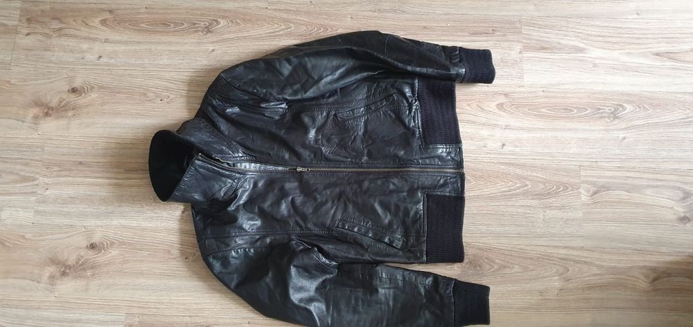 Skórzana kurtka modna rozmiar M