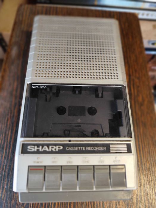 Gravador leitor de cassetes Sharp Clássico