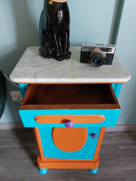 móvel antigo renovado