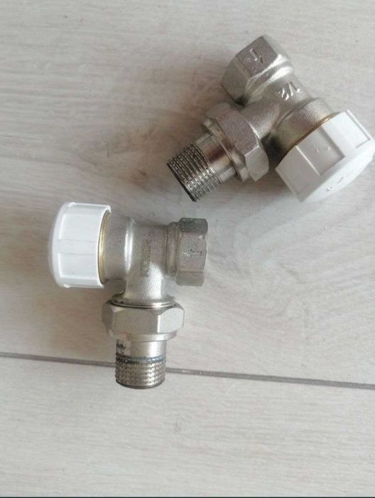 Кран радіаторний термостатичний 1/2