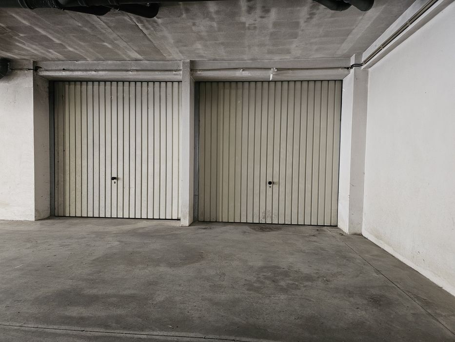 Garagem independente.