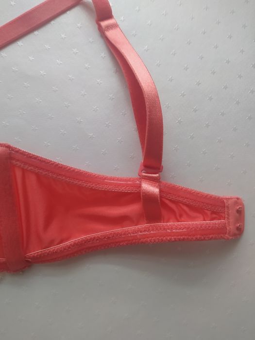 Biustonosz r 75B H&M