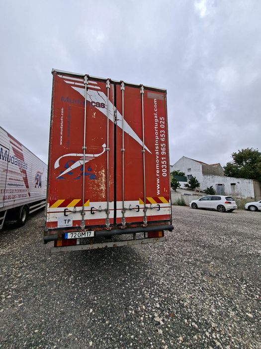 Camiao MAN M2000 caixa fechada box