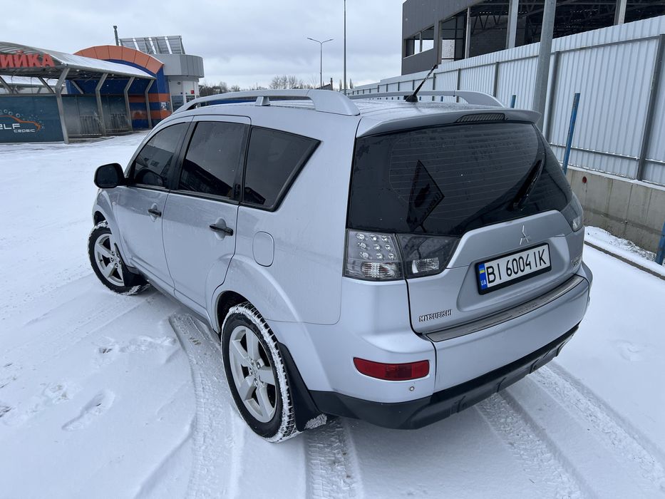 Продам Outlander XL