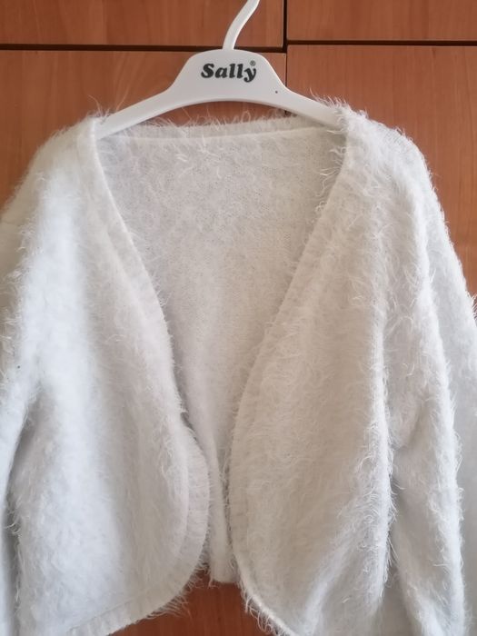 Sweterek dziewczęcy 134/140