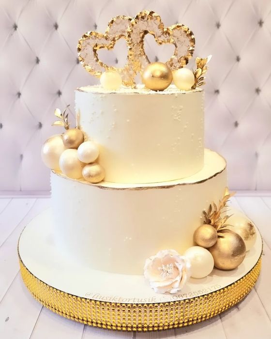 Свадебный торт и каравай