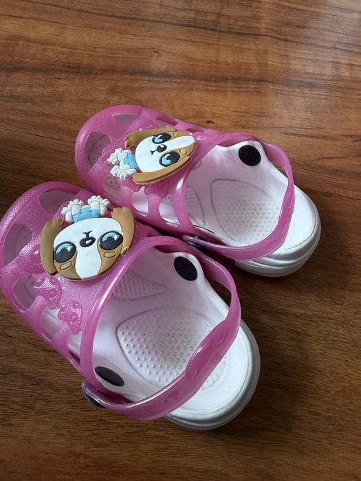 Klapki w pieski dla dziewczynki 24 długość 13cm
