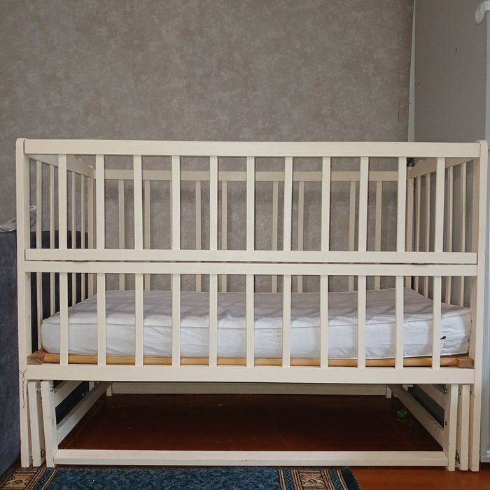 Дитяча Люлька з маятником