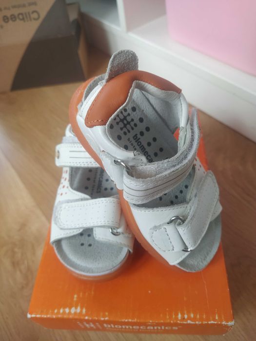 Buciki,cena 25zl za pare