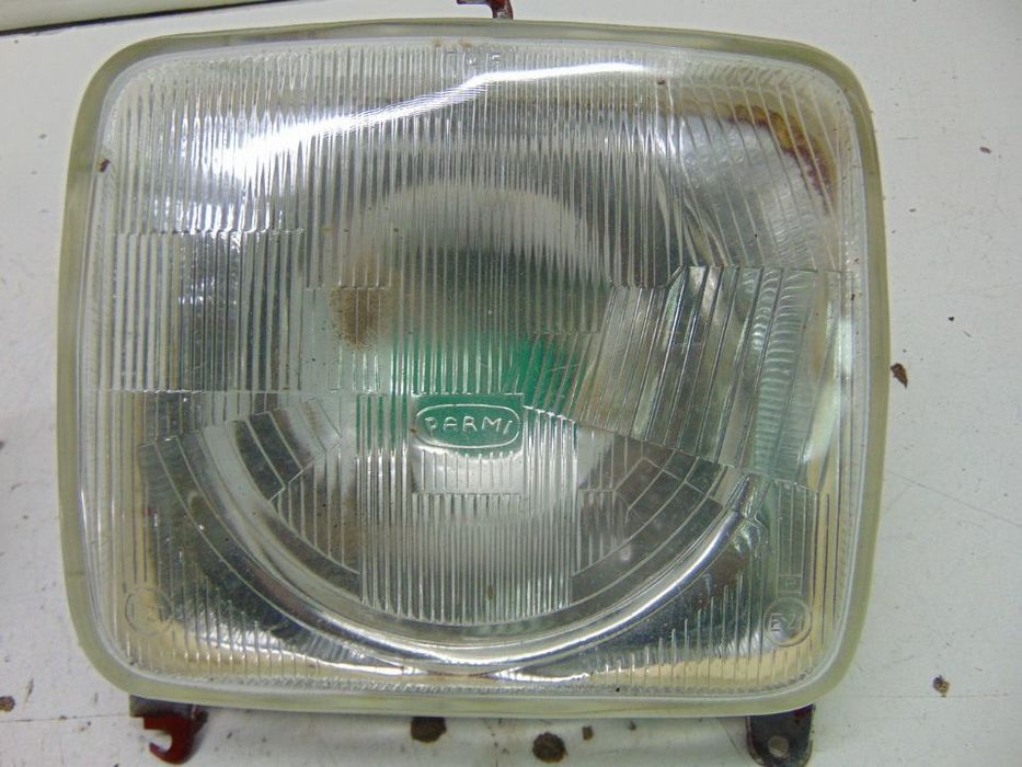 Antigos faróis japonês/ford escort