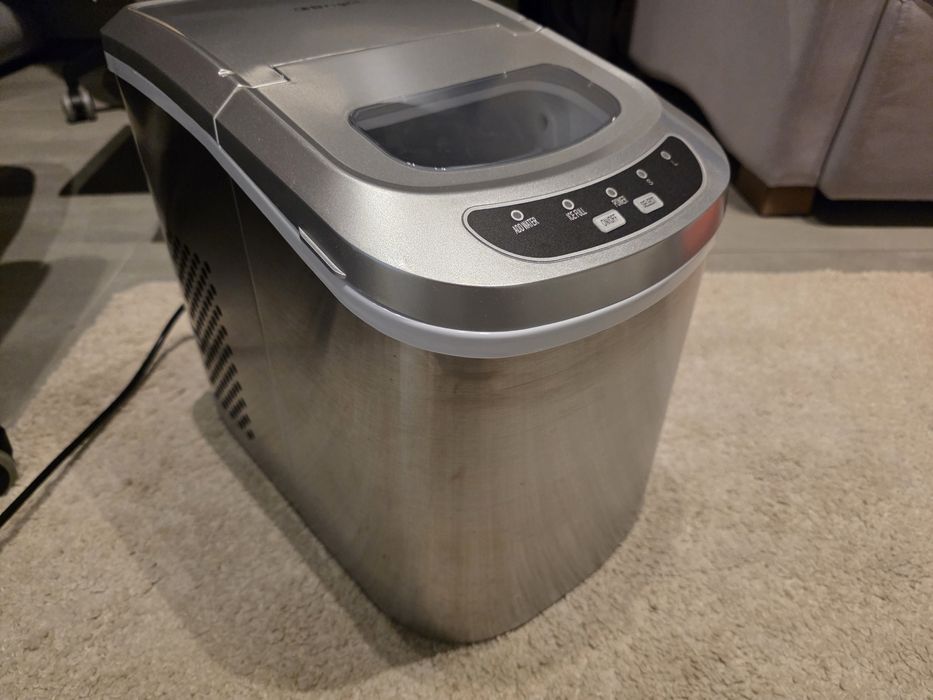 Kostkarka do lodu Bright uzywana kilka razy na impreze.