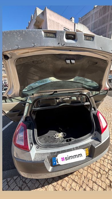 Vendo um Renault Megane