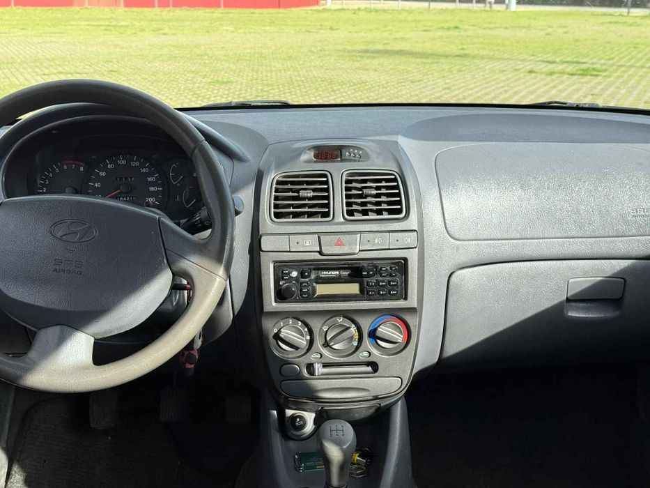 Hyundai Accent — fotografia 9