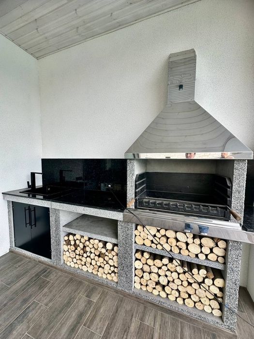 Продам дом с бассейном Новоалександровка