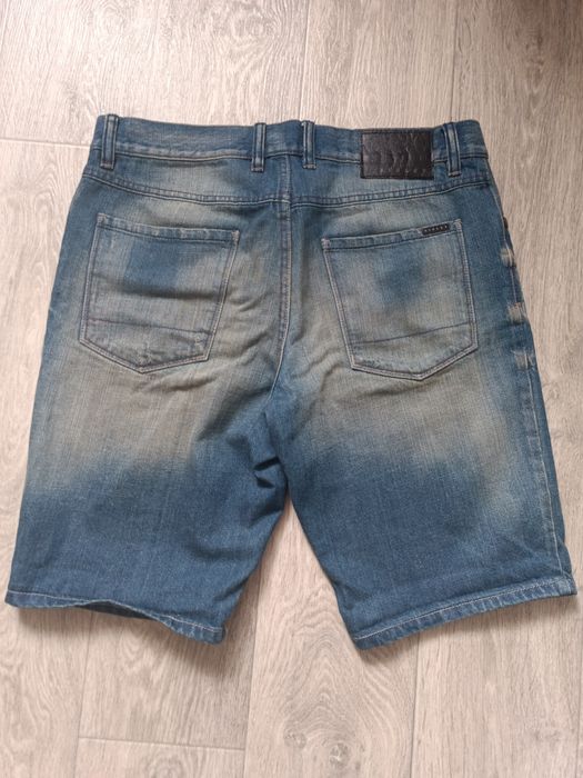 Продам новые джинсовые шорты sisley