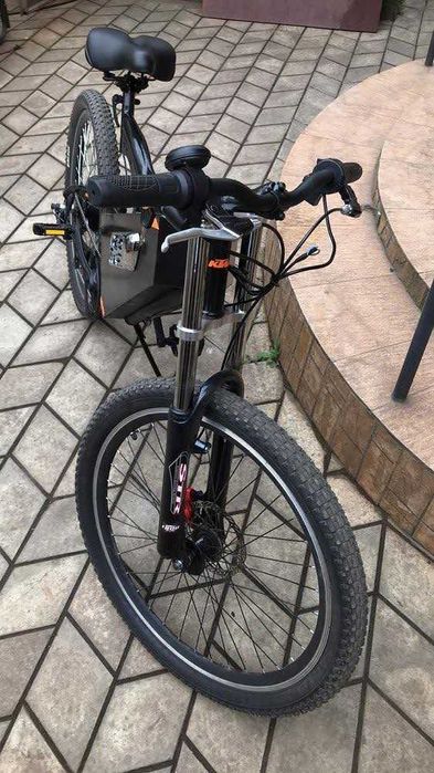 Новая, крутая двухкоронная алюминиевая вилка на велосипед. Колесо-26