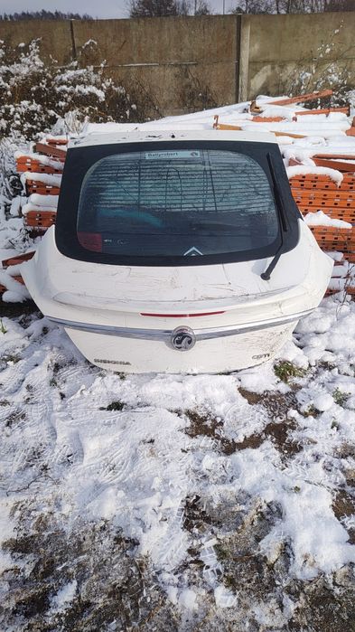 Klapa bagażnika opel Insignia Z40R hatchback