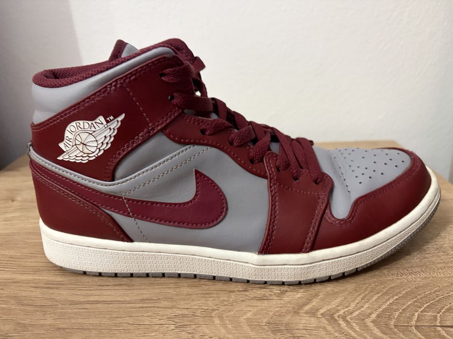 Кросівки  Nike  чоловічі Air Jordan 1 Mid Red/Grey Dq8426-615