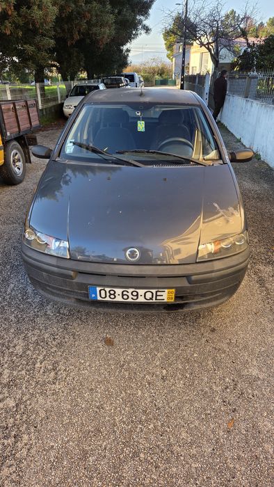 Punto ano 2000 ótimo para o dia a dia