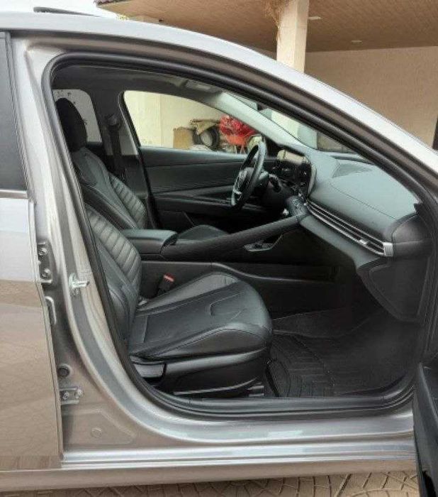 Hyundai Elantra 2023