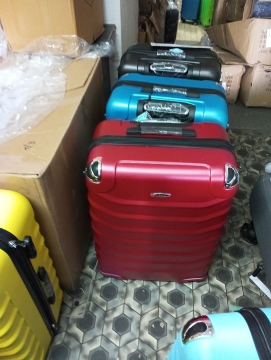 Walizka mała kabinowa L podróżna na 4 kołach z Abs++