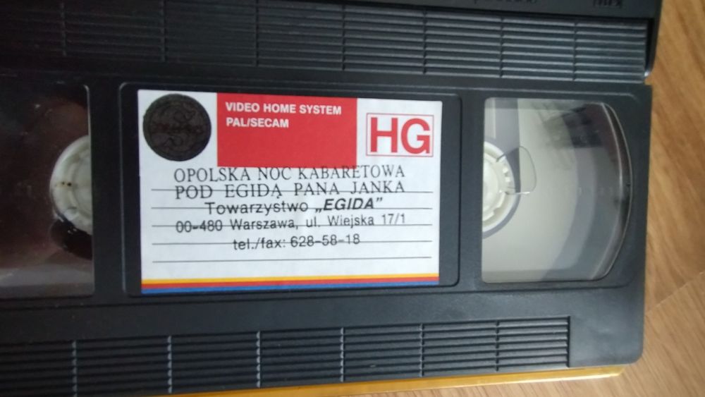 4 kasety VHS state