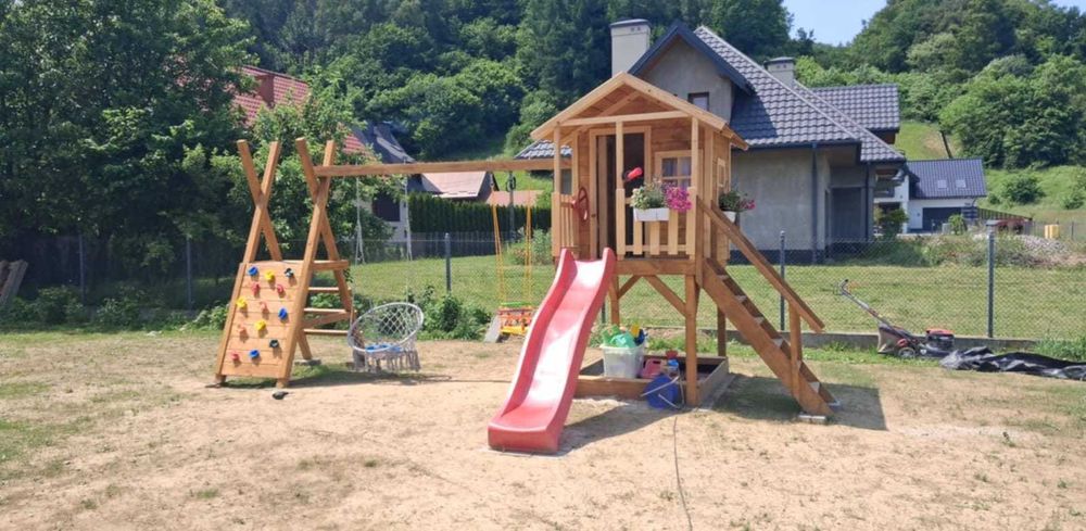 Domek drewniany plac zabaw dla dzieci