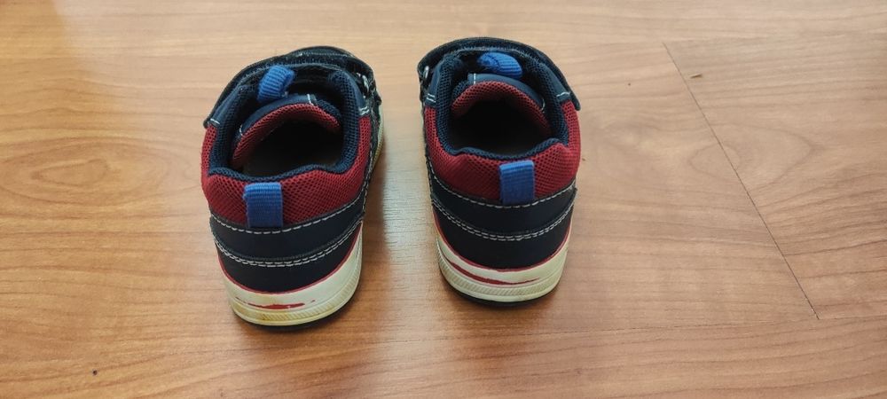 Sapatos Geox número 21