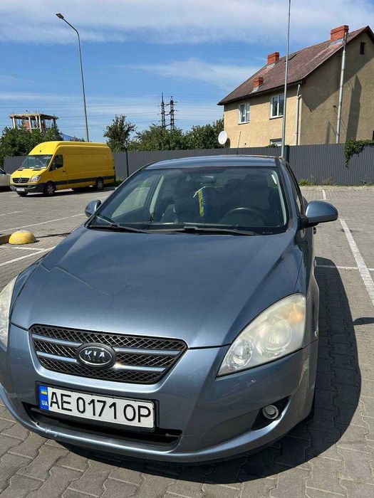 KIA CEED 2007 року випуску в хорошому стані 1.6  CRDi
