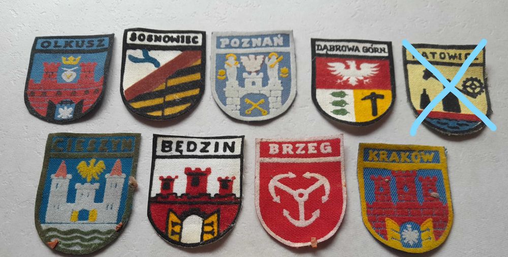 Stare naszywki z herbami miast zabytek PRL zestaw 8 sztuk
