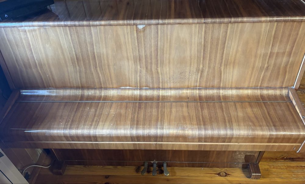 Pianino legnica