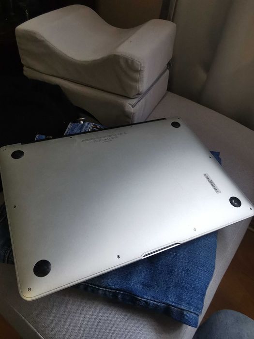 Apple Macbook Air I5