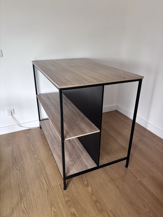 Mesa com 2 cadeiras