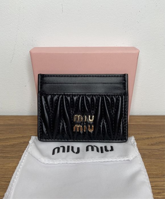 posiadacz karty, posiadacz wizytówki miu miu