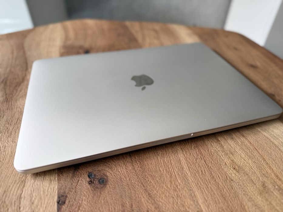 Macbook Pro 13” A2251 16/512GB touchbar stan idealny+