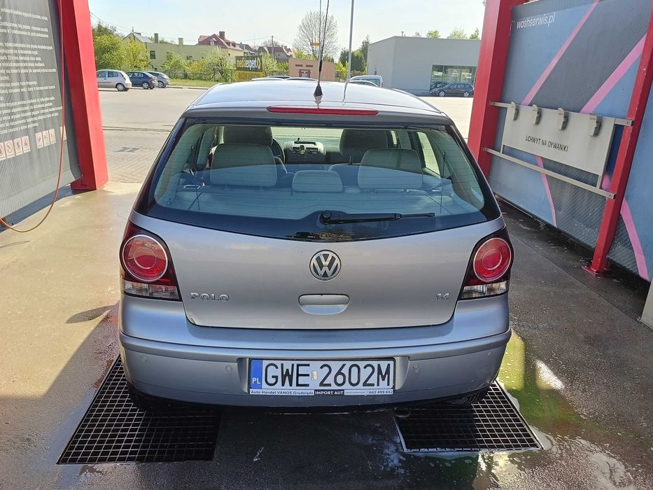 Sprzedam samochód osobowy Volkswagen Polo 1.4