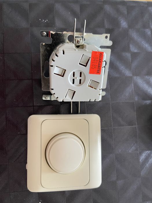 Interruptor de luz c/ regulação de intensidade