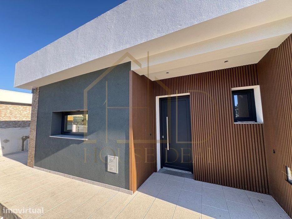 DESLUMBRANTE Moradia T4 com Garagem e Piscina. Quinta da Marquesa, ...