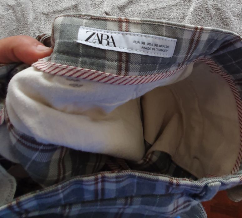 Calça quadriculada Zara